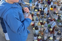 Wizyta-na-cmentarzu.