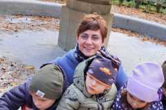 Przedszkolaki w parku.